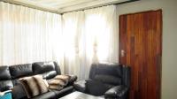 Lounges - 12 square meters of property in Soshanguve East