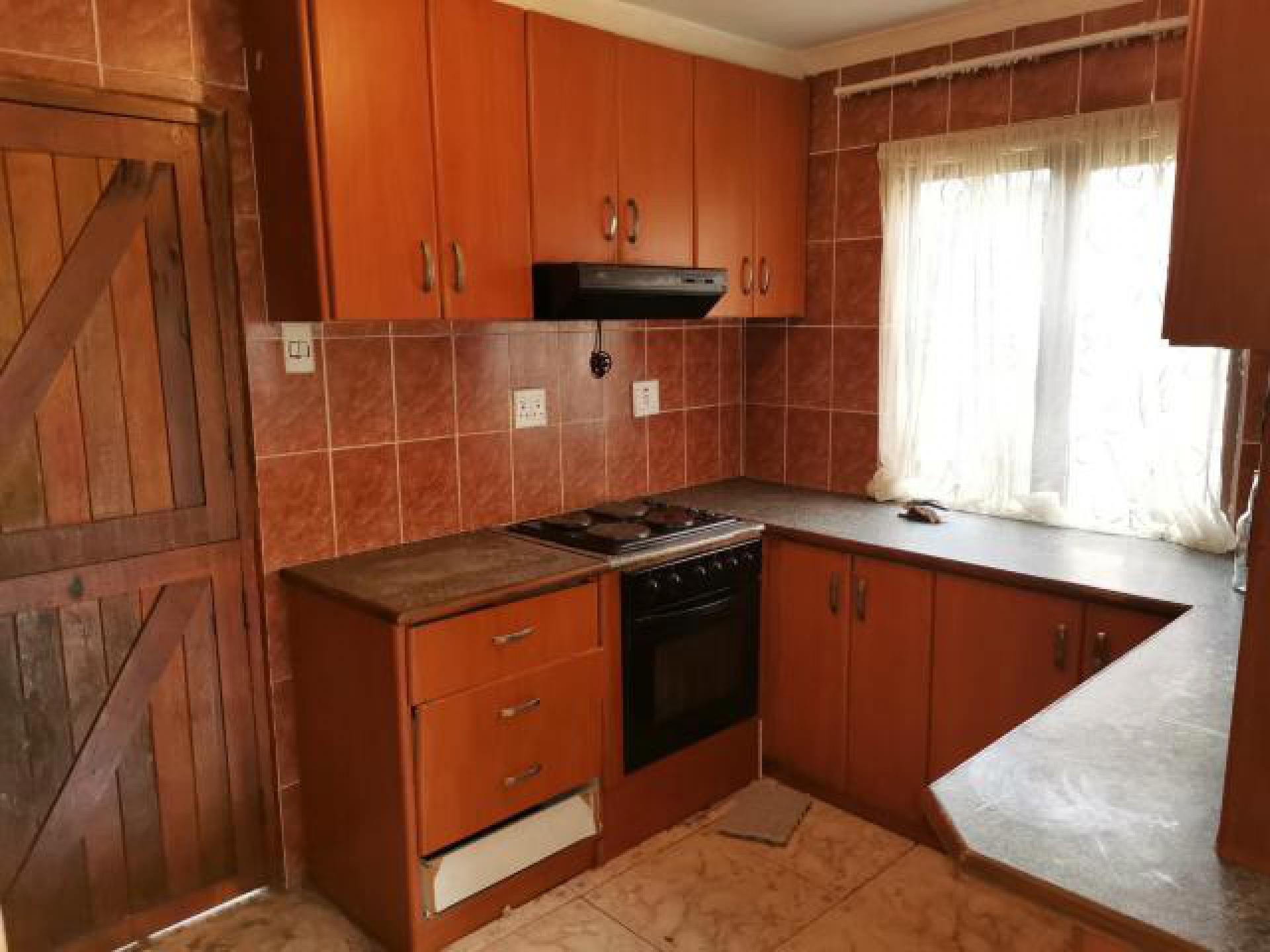 Kitchen of property in Wiggins