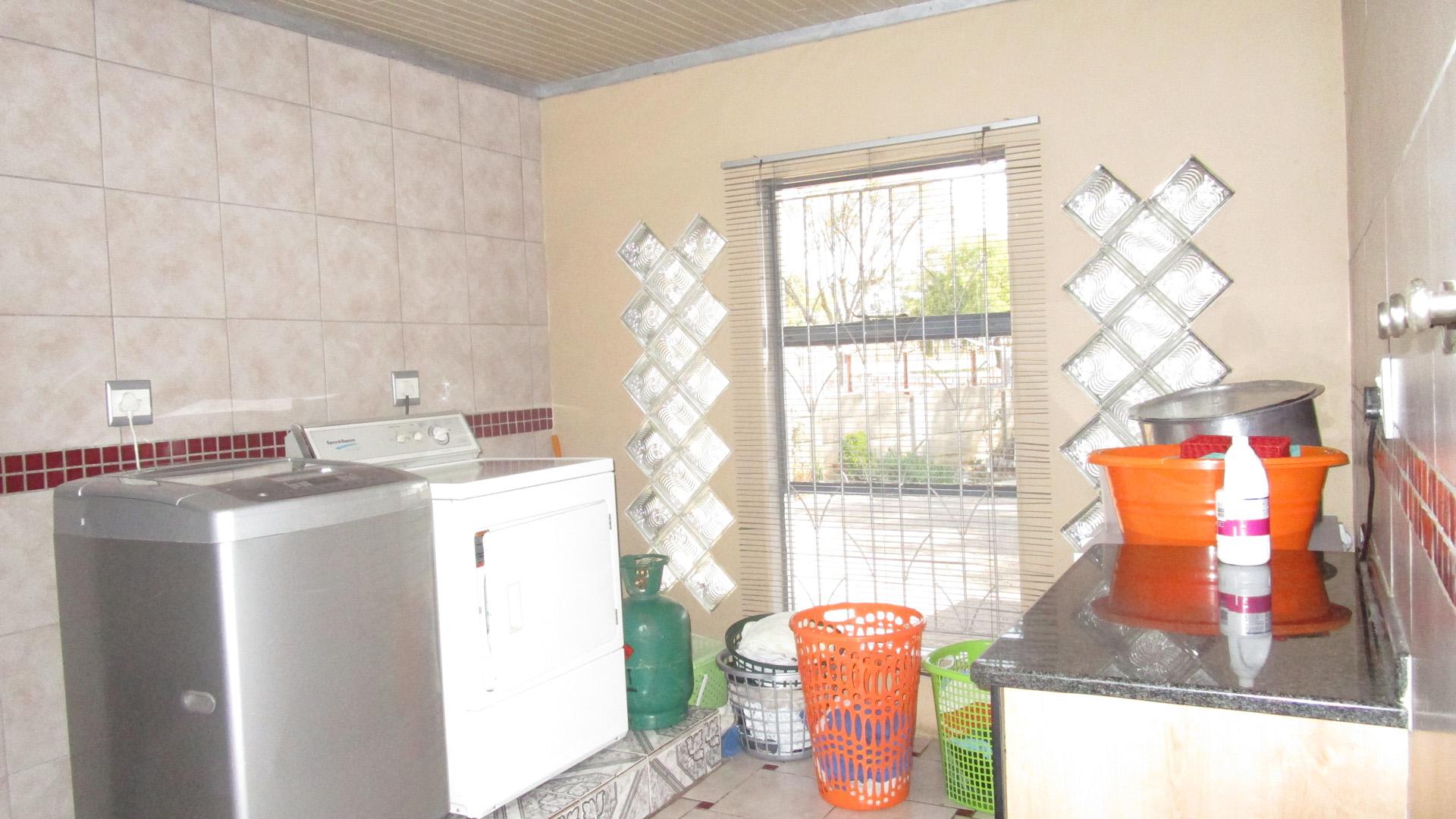 Spaces - 17 square meters of property in Mackenzie Park