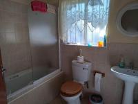 Bathroom 1 - 4 square meters of property in Lincoln Meade