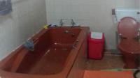 Main Bathroom - 4 square meters of property in Greylingstad