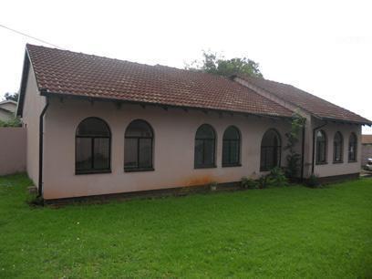 Front View of property in Dawn Park