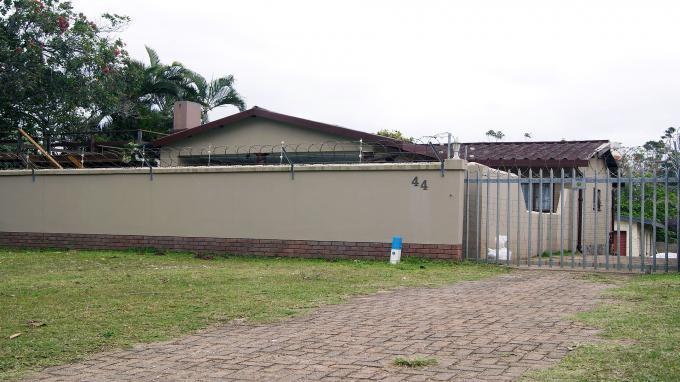 Standard Bank SIE Sale In Execution 4 Bedroom Cluster for Sale in Uvongo - MR204747