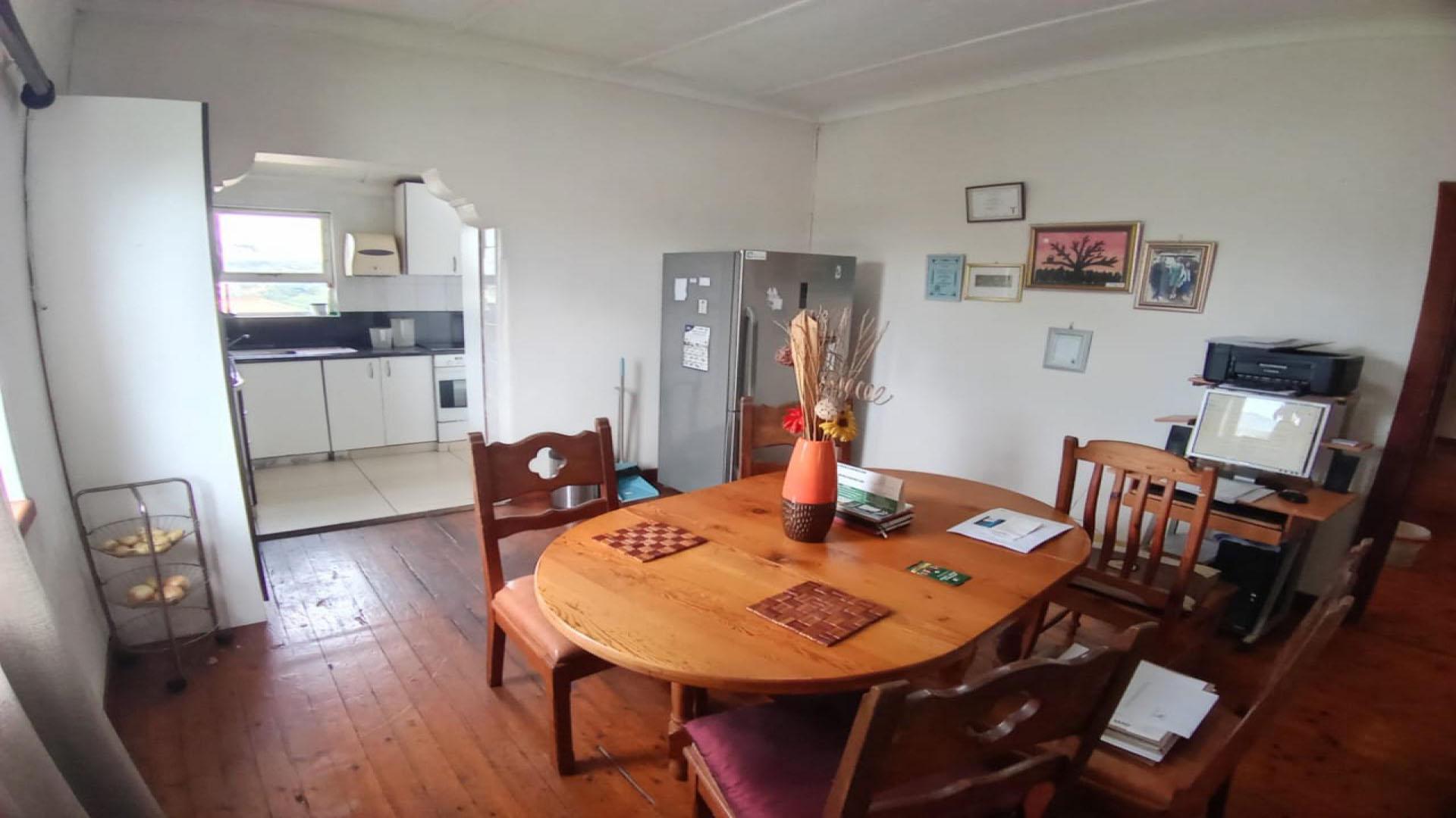Dining Room of property in Umbilo 