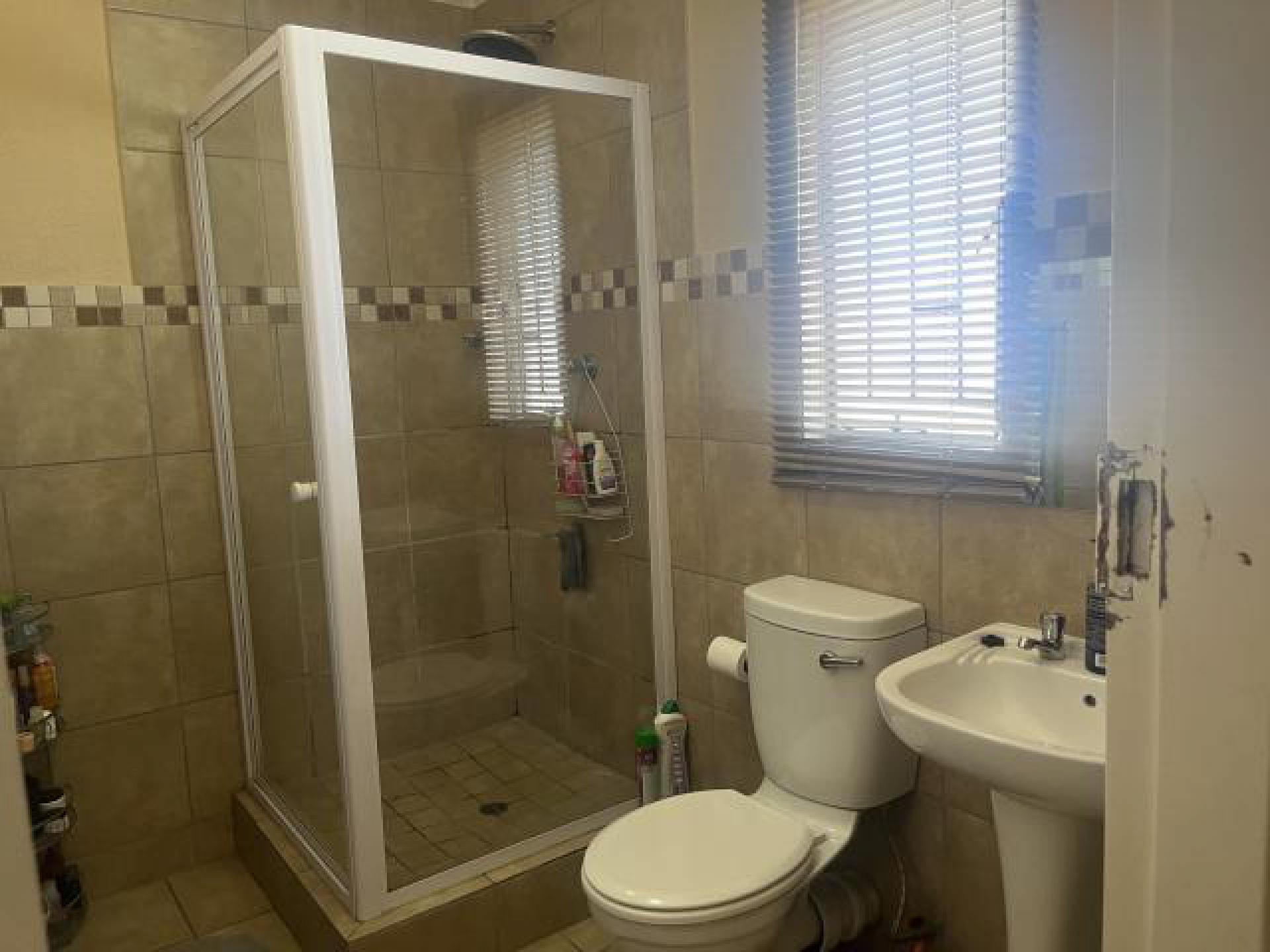 Bathroom 1 - 3 square meters of property in Albertsdal