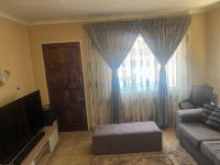 Lounges - 11 square meters of property in Albertsdal