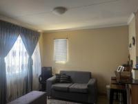 Lounges - 11 square meters of property in Albertsdal
