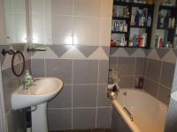 Main Bathroom - 32 square meters of property in Three Rivers
