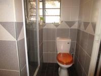Main Bathroom - 32 square meters of property in Three Rivers