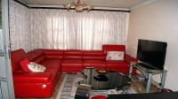 Lounges - 13 square meters of property in Esikhawini