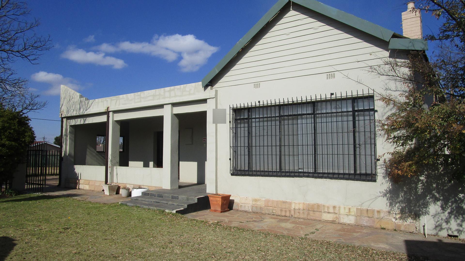 Front View of property in Northmead