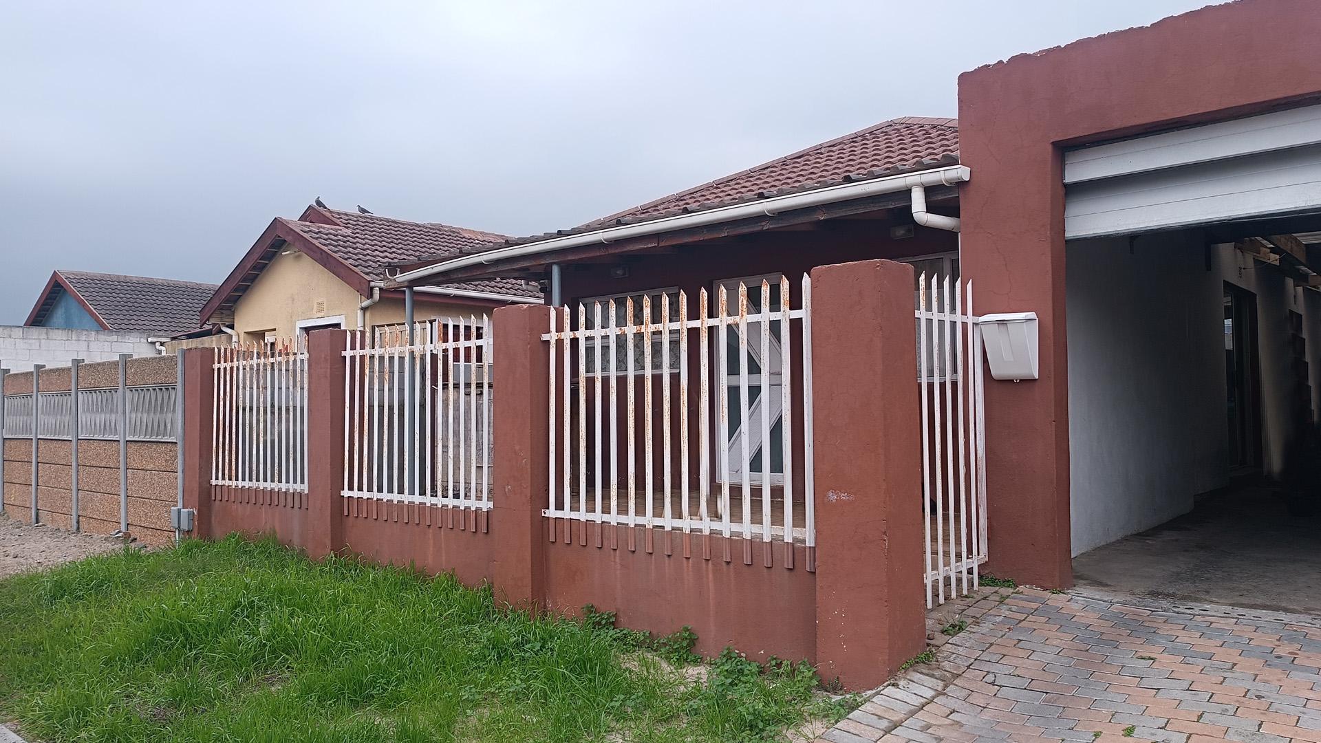 Front View of property in Kuils River
