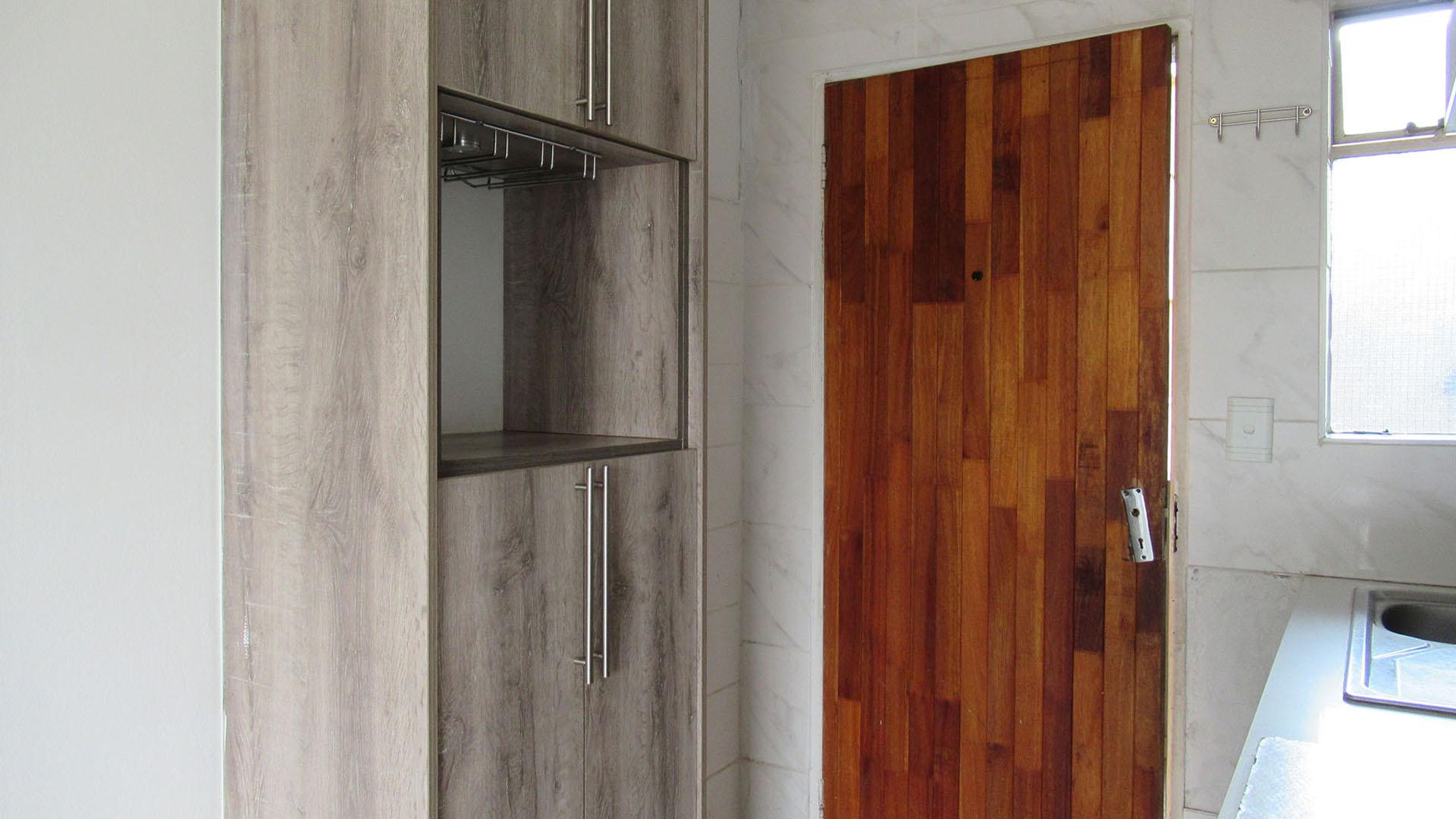 Kitchen - 4 square meters of property in Fleurhof