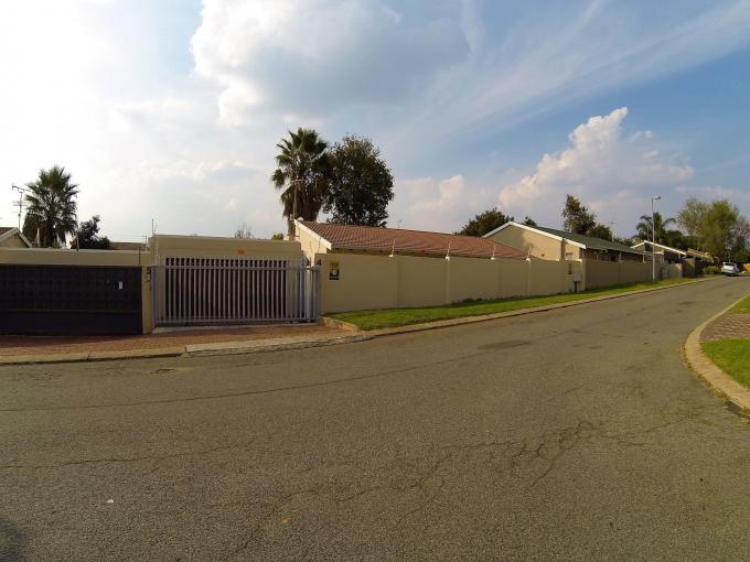 2 Bedroom House for Sale For Sale in Randburg - Private Sale - MR205631