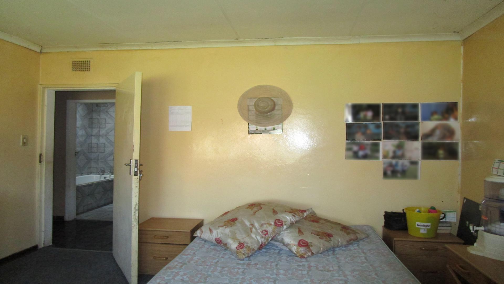 Bed Room 3 of property in Emalahleni (Witbank) 