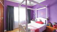 Bed Room 1 - 12 square meters of property in Die Heuwel