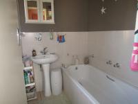 Bathroom 1 - 5 square meters of property in Breaunanda