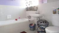 Bathroom 1 - 4 square meters of property in Bonaero Park