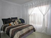 Bed Room 1 - 14 square meters of property in Protea Glen
