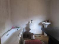 Main Bathroom - 9 square meters of property in Protea Glen
