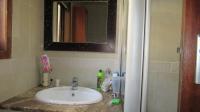 Bathroom 1 - 10 square meters of property in Gallo Manor