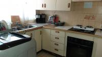 Kitchen - 8 square meters of property in Windsor East