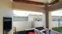 Patio - 14 square meters of property in Waterval East