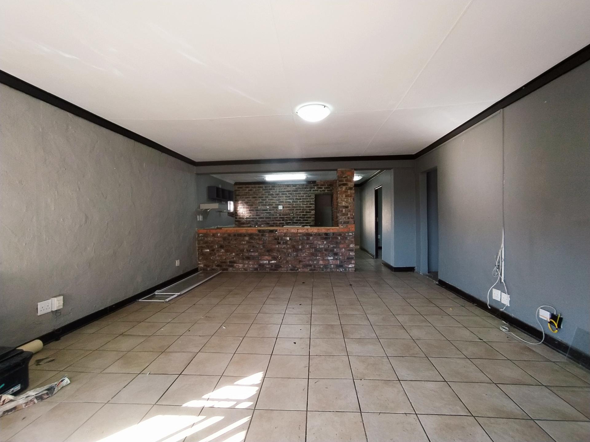 Lounges of property in Dan Pienaar