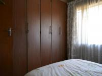 Bed Room 1 of property in Bains Vlei