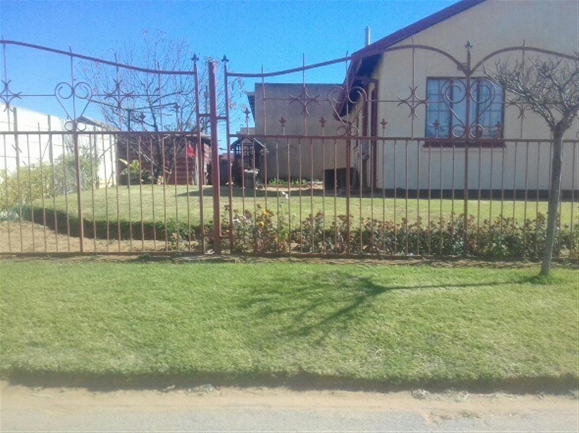 Front View of property in Kutlwanong