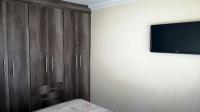 Bed Room 1 - 15 square meters of property in Comet