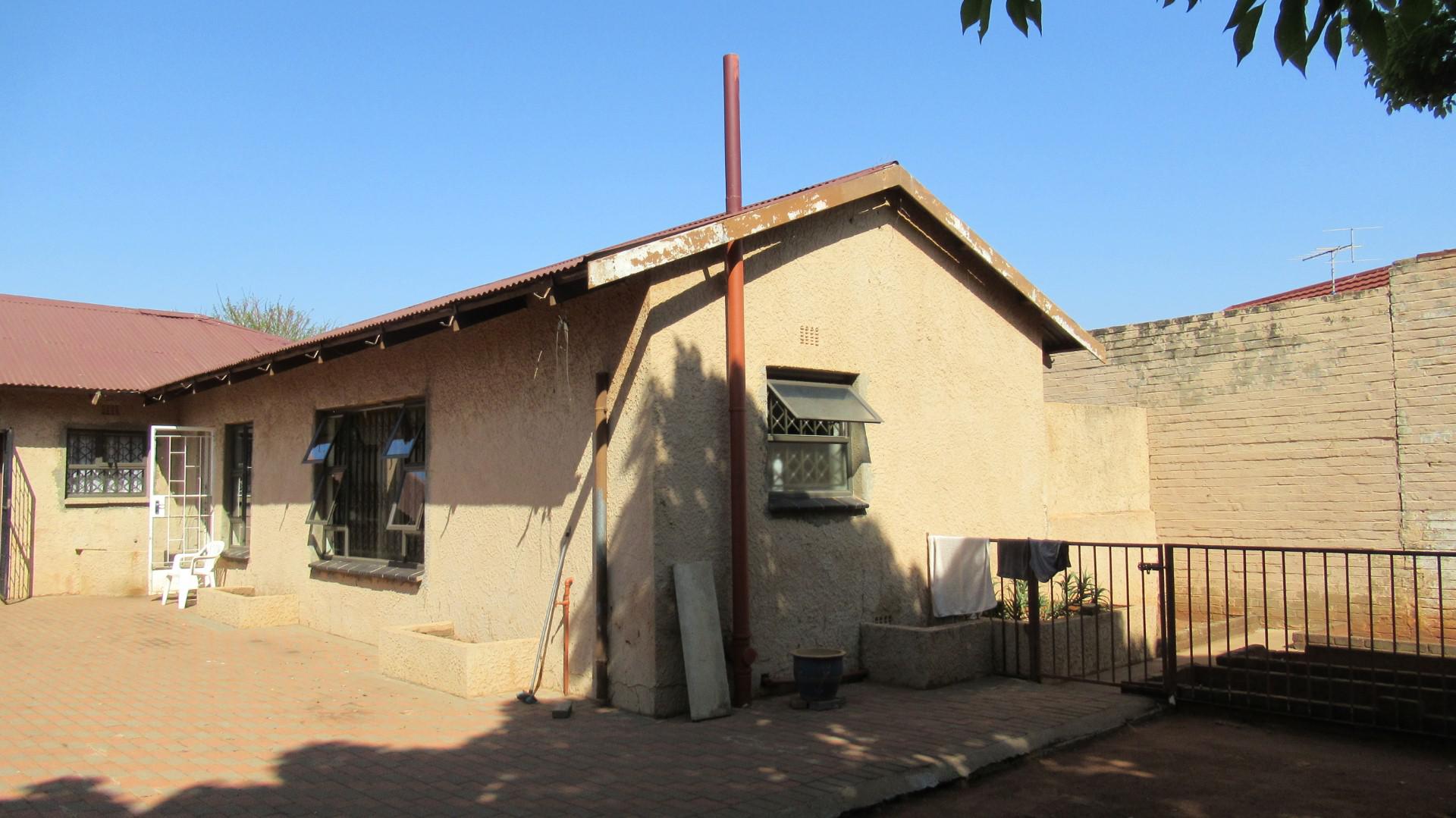 Backyard of property in Oberholzer