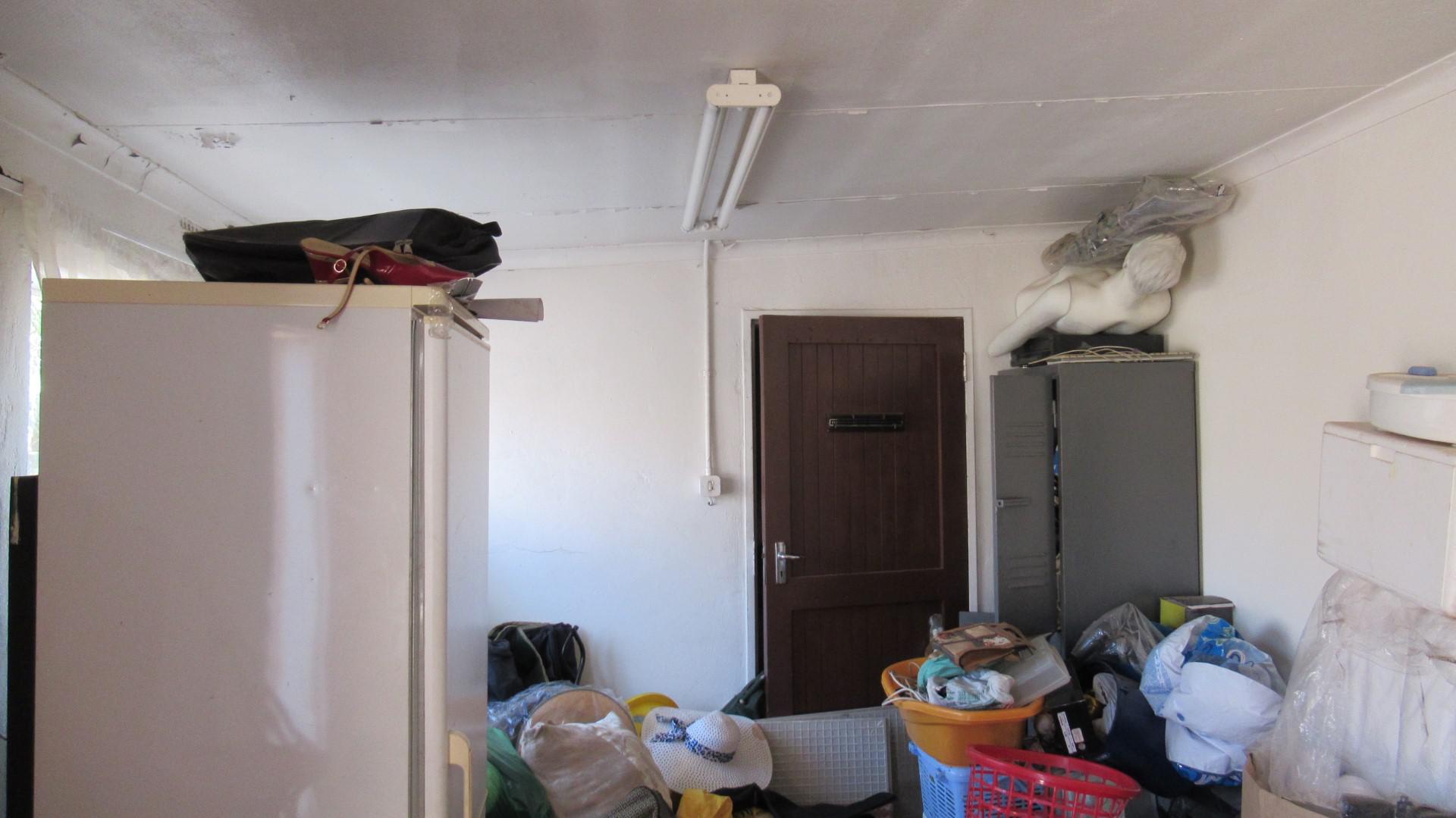 Store Room - 18 square meters of property in Oberholzer