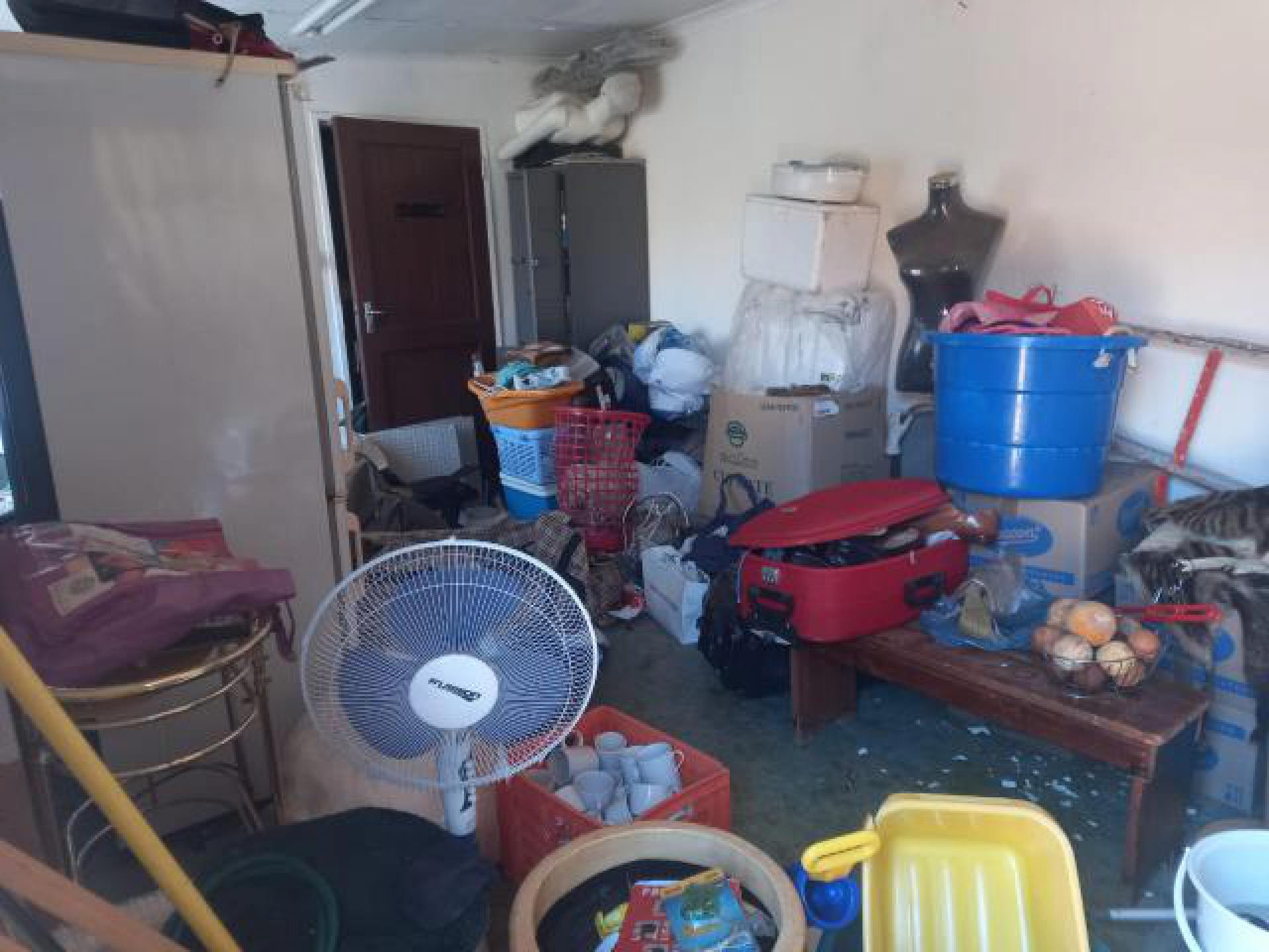 Spaces - 5 square meters of property in Oberholzer