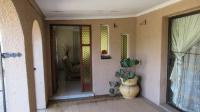 Patio - 16 square meters of property in Oberholzer