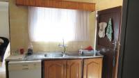 Kitchen - 22 square meters of property in Oberholzer
