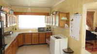 Kitchen - 22 square meters of property in Oberholzer