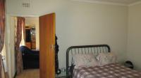 Bed Room 3 - 21 square meters of property in Oberholzer