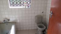 Bathroom 2 - 5 square meters of property in Oberholzer