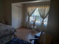 Bed Room 2 - 21 square meters of property in Oberholzer