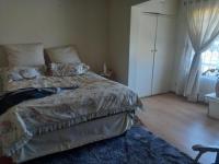 Bed Room 2 - 21 square meters of property in Oberholzer