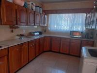 Kitchen - 22 square meters of property in Oberholzer