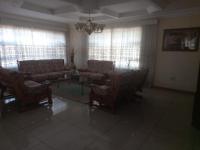 Lounges - 47 square meters of property in Oberholzer