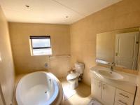 Main Bathroom of property in Bassonia Rock