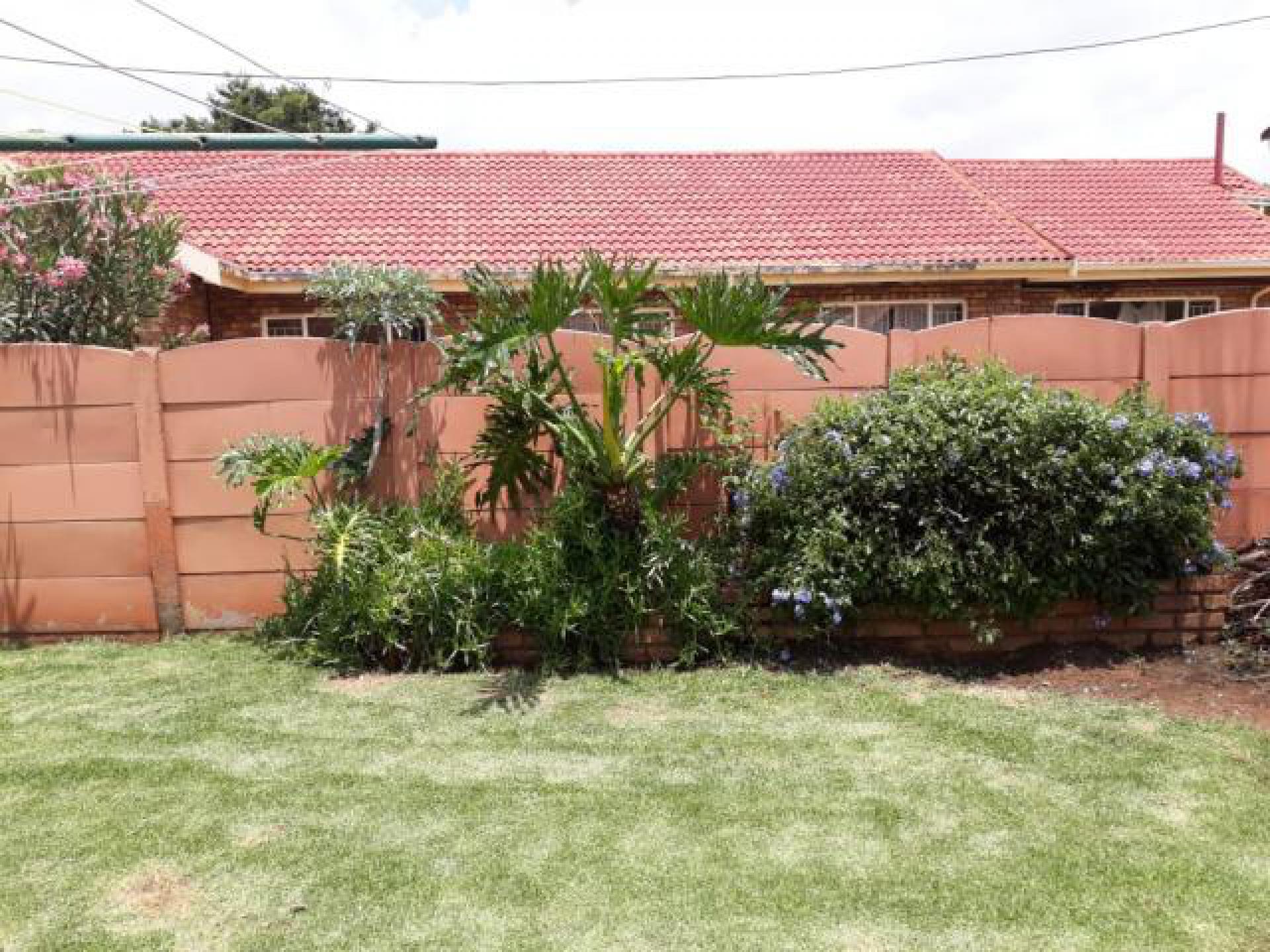 Backyard of property in Sunward park