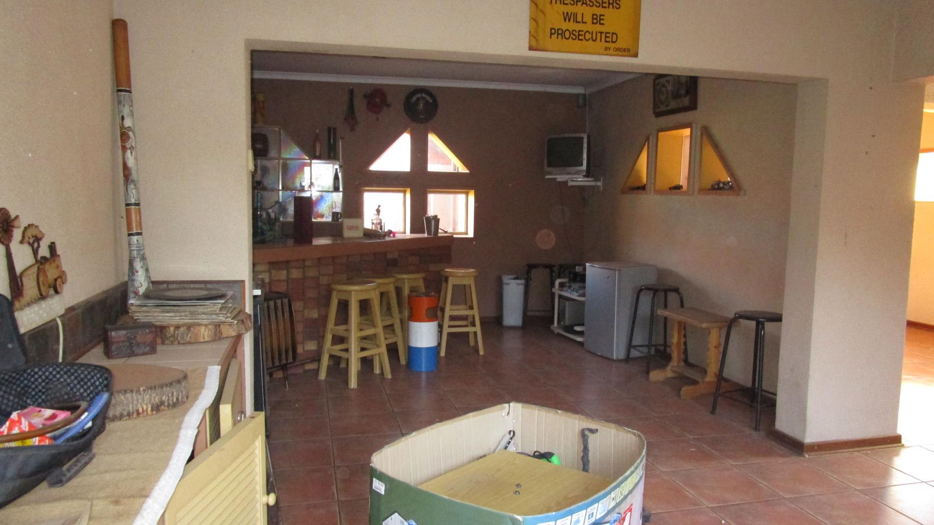 Spaces - 40 square meters of property in Sunward park