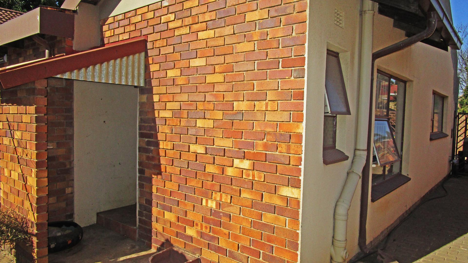 Backyard of property in Sunward park