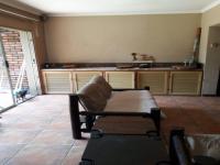 Lounges - 21 square meters of property in Sunward park