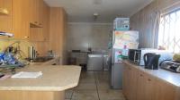 Kitchen - 13 square meters of property in Honeydew Manor