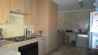 Kitchen - 13 square meters of property in Honeydew Manor